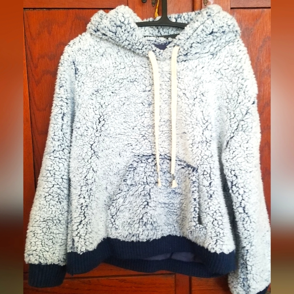 Super soft sherpa hoodie. White and dark blue with dark blue accents.S/P